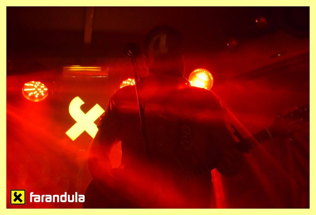 ... un rayo de luz...
Galería completa de <a href="/palmerasmith/">Palmera Smith</a> en facebook <a href="/Sala_Farandula/">Espacio Farandula</a> Album Sept <a href="/McEnroe_Banda/">McEnroe_Banda</a> <a href="/VientoSmith/">Viento Smith</a> <a href="/Subterfugerec/">Subterfuge Records</a>