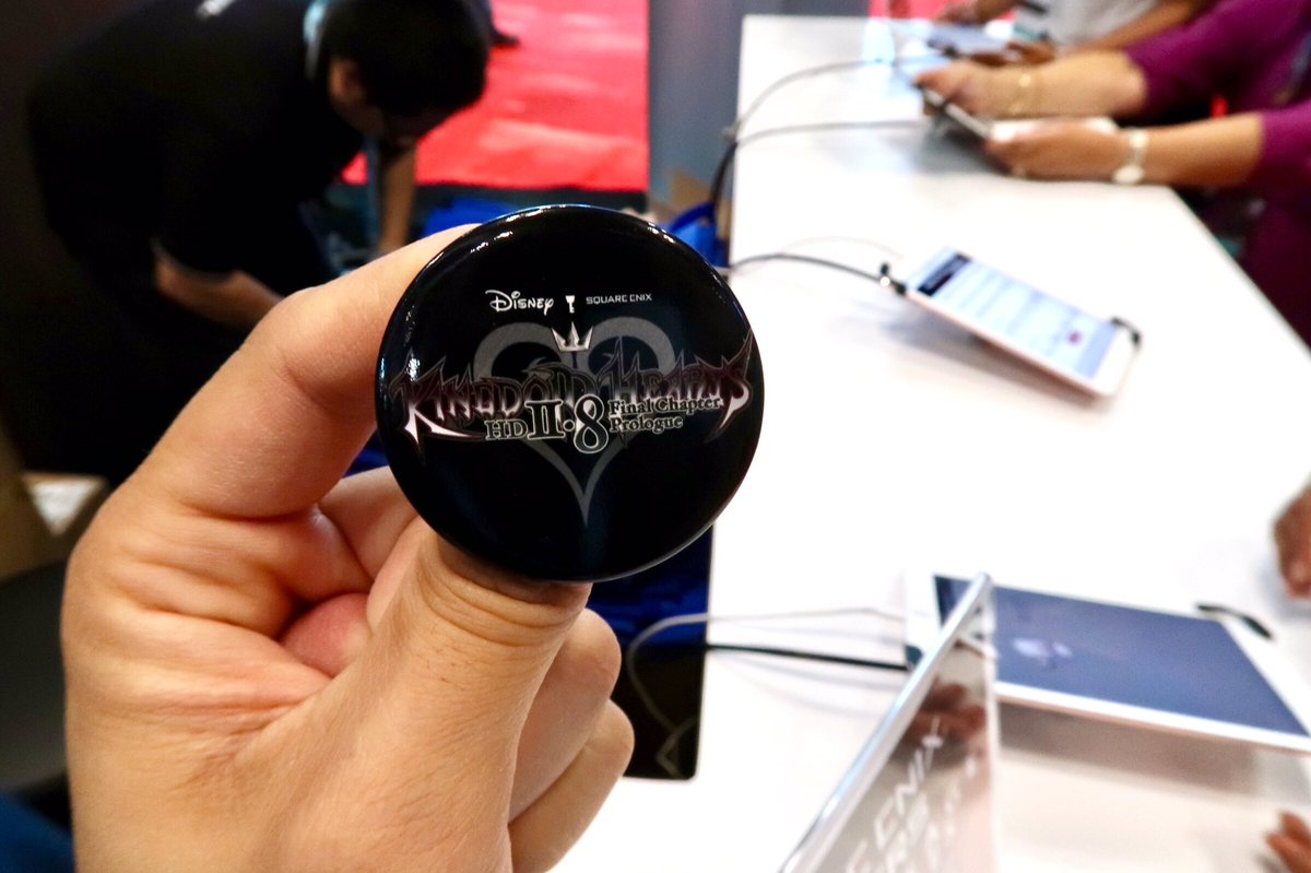 SquareEnix's tweet image. We have two ways to get yourself a @KINGDOMHEARTS pin at #NYCC2016. Play the demo or sign up for @SQEXMembers!