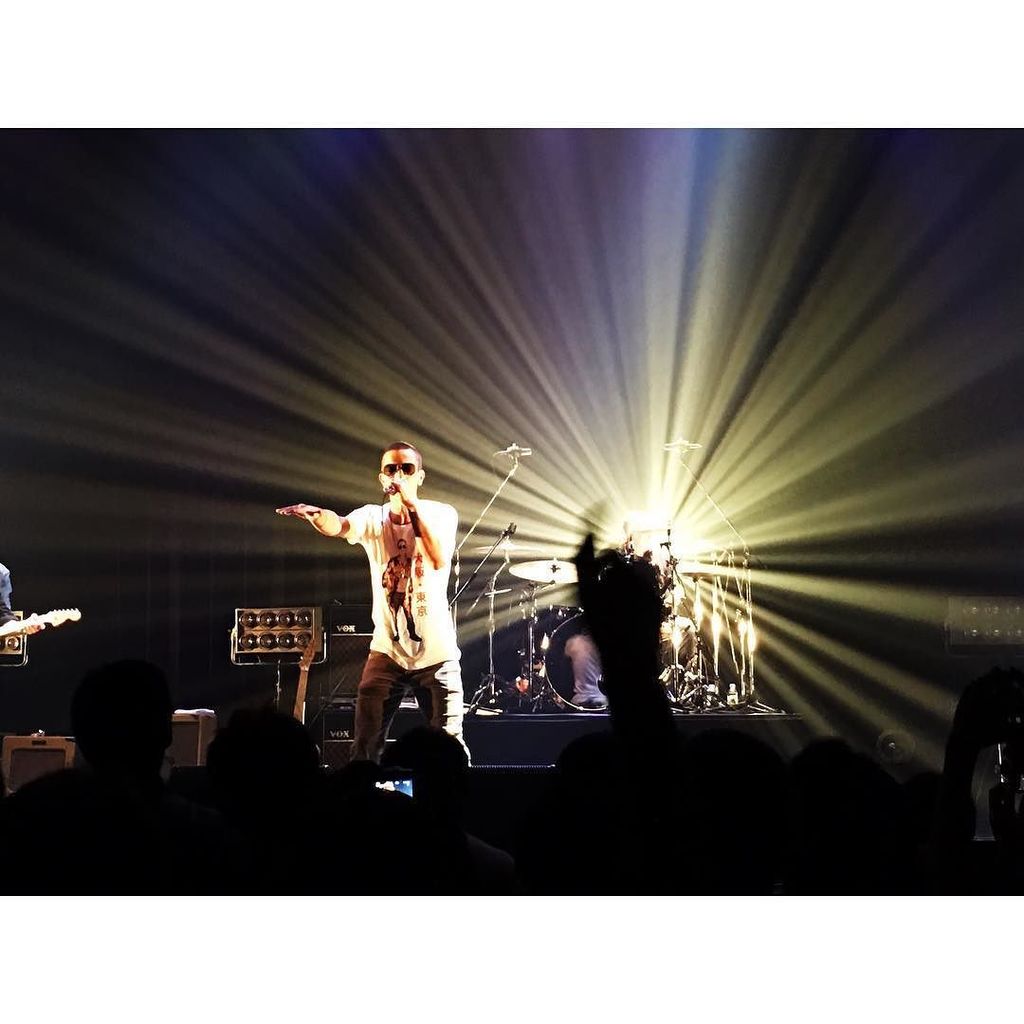 harrysugiyama's tweet photo. 寝なきゃいけないのに。
僕たちはlucky man.
レポ 書きました
https://t.co/TNLQiVLLyu
#richardashcroft
#bitterswe… https://t.co/CoBE25L831 https://t.co/31yT9W7N58