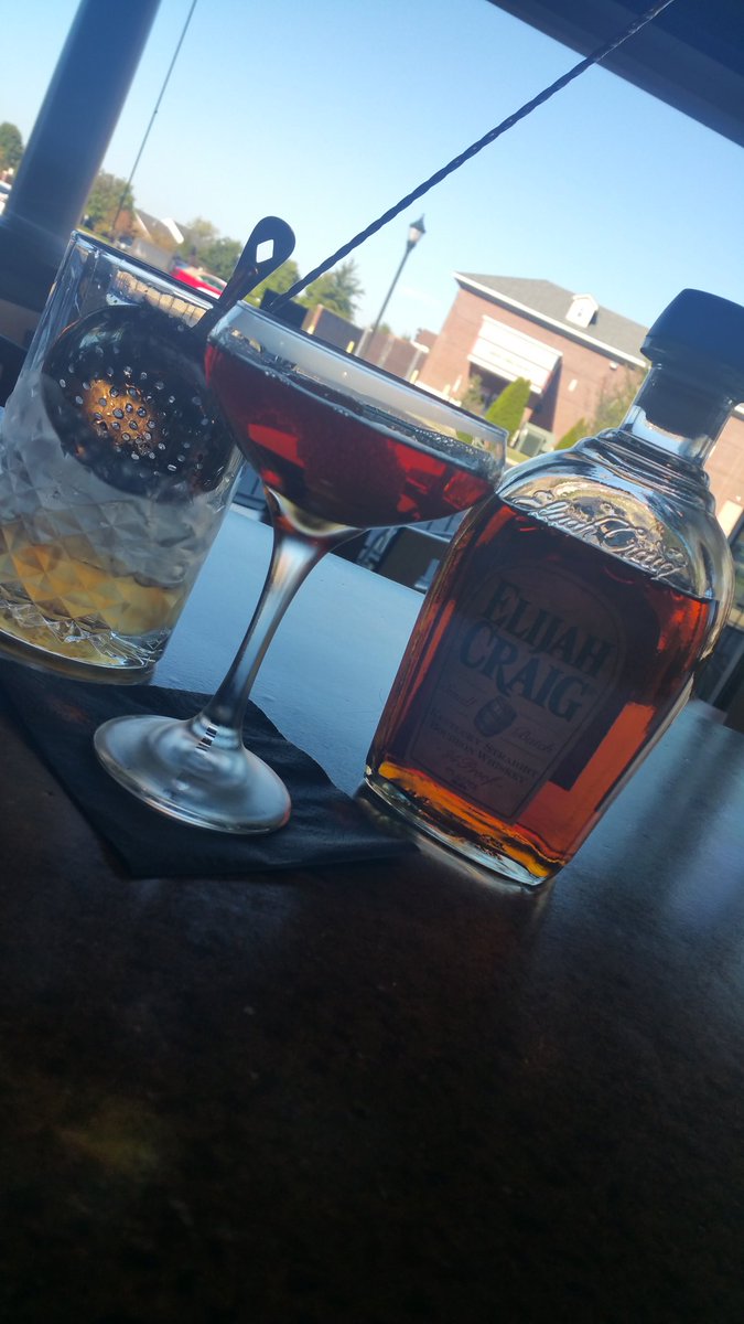 GanderAG502's tweet photo. It's Friday and we are feeling a little crazy. $8 Elijah Craig Manhattans allll daayyy looonngggg!!! https://t.co/fb5OyCopEd