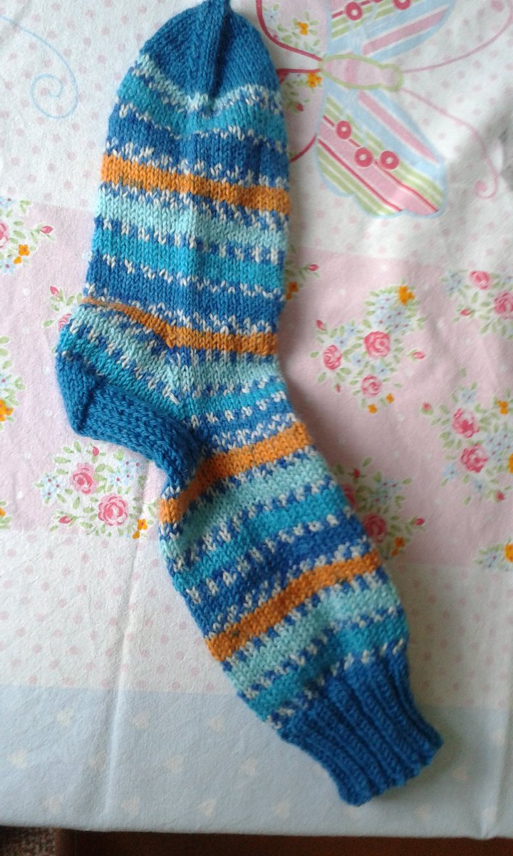JustUnwind's tweet photo. Buy the WYS Signature 4ply yarn for these beauties from my web shop https://t.co/C17mXSkVLG. Great weekend project! https://t.co/gjRaLqOtbO