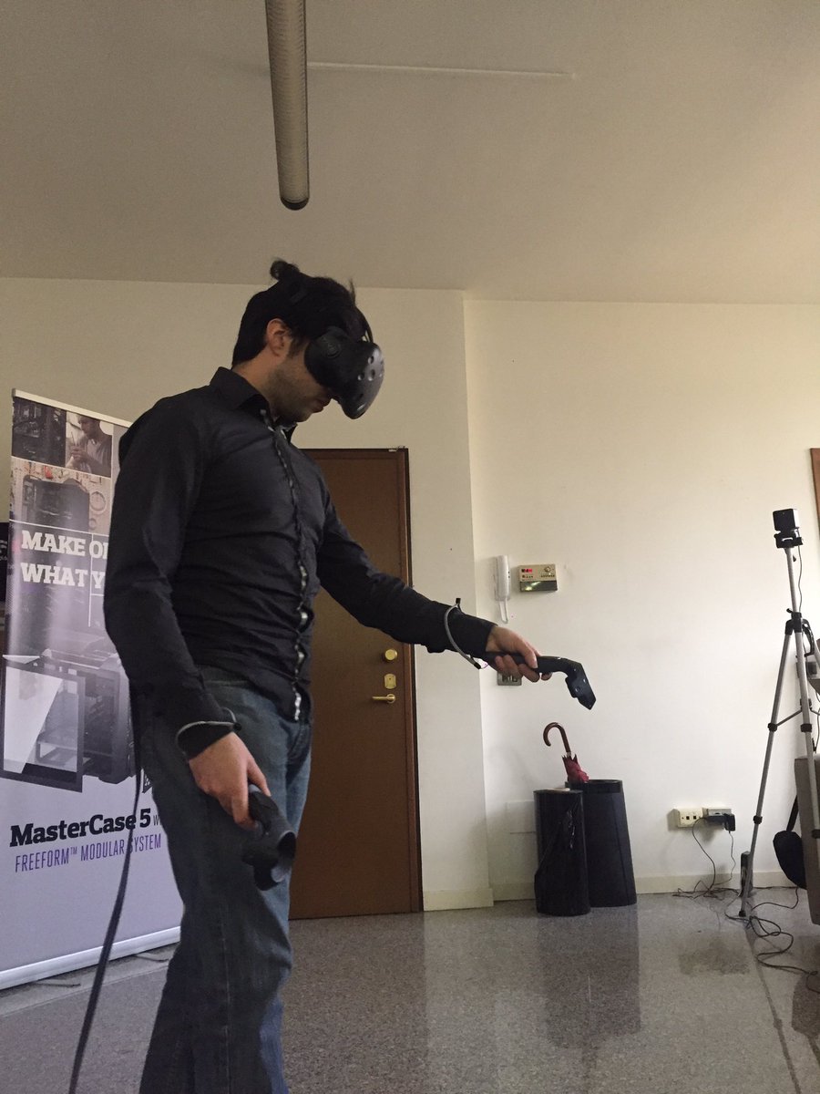 adelfino's tweet image. @Gounemond , an Italian #VR developer was our guest today in @CoolerMaster office. He is already in love with our #VRReady system. #cmvr
