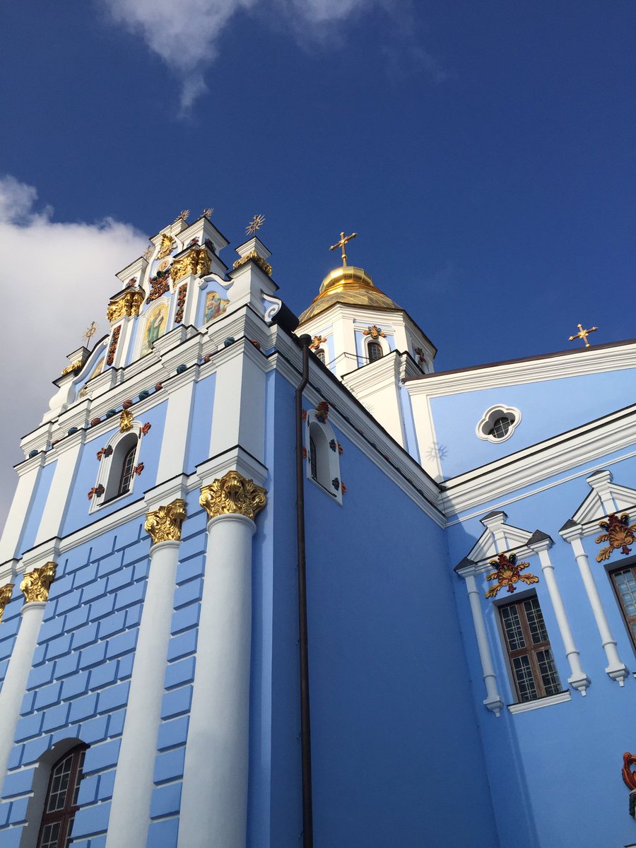 tguyo's tweet image. Stuck for 24hrs in Kiev