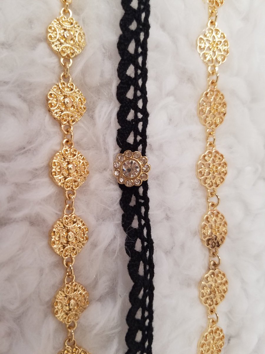 Jakisgems's tweet photo. All our chokers look amazing together ☄ https://t.co/IVGAIRudAp