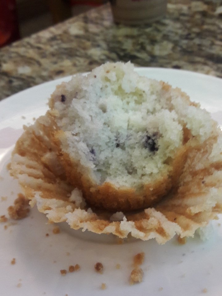 EureekaStarfish's tweet photo. I eat MUFFIN TOPS FOR BREAKFAST! #muffin https://t.co/GPiaI5Ryub