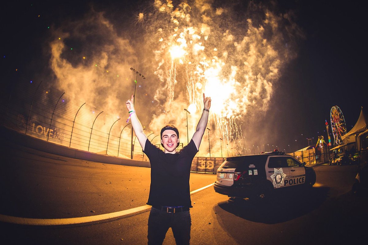 HARDWELL's tweet image. Can't wait to celebrate NYE at @echostage in Washington!! Tix ➡️ hwl.dj/HWLNYE2016