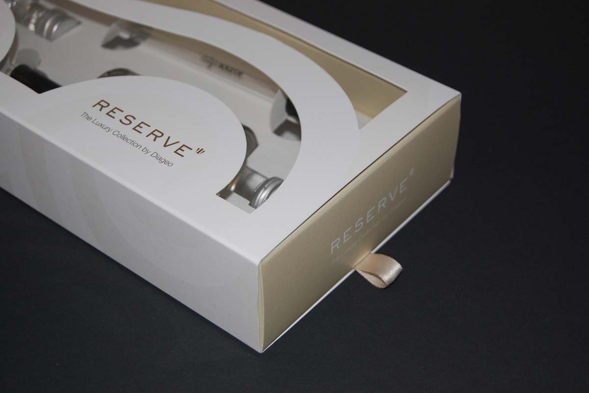 moglialab's tweet photo. eleganza nei colori nello stile e nella scelta dei materiali #packaging #faschion #moglialab #inkdifferent @packagings https://t.co/Q8vQX99BqZ