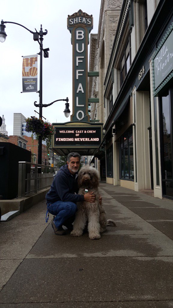 WilliamBerloni's tweet photo. It's finally here! #openingnight #FNLTour @SheasBFLO #caninestar Sammy #Porthos #breakapaw 💕🐾 https://t.co/v7gDObNmnG