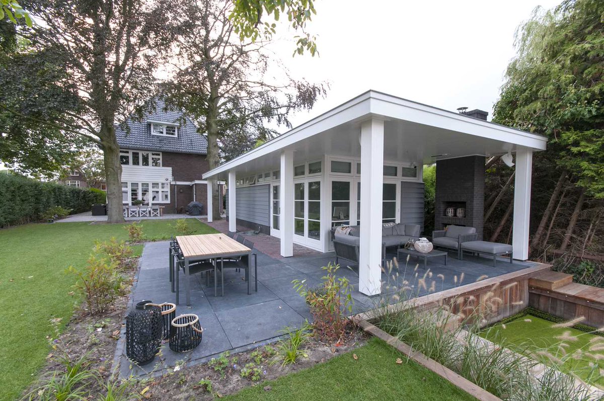 Langs de Rijn hebben we samen met opdrachtgever en Aannemingsbedrijf G. Bruijnes B.V. een bijgebouw gerealiseerd.
bloemen-architecten.nl/bijgebouw-oude…