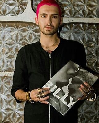 ViolettaTHLiebe's tweet photo. BILLY's interview for Russian magazine.
#Billy #BillyRussia #BillKaulitz
ENG translate: https://t.co/igTPu3WSTv https://t.co/58ZhuA38MK