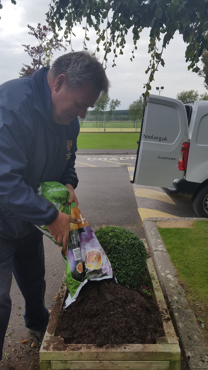 Warminster1707's tweet photo. Time for last minute Open Day finishing touches @Warminster1707  #OpenDay #BePrepared https://t.co/fy8qYLlFrk