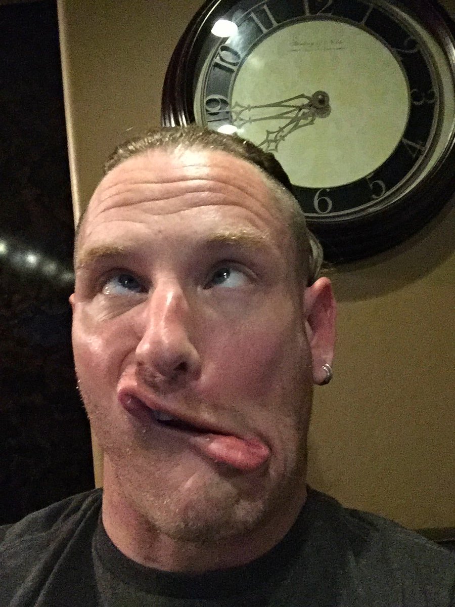 Marlonaraujo27's tweet photo. what happened to the #dothecorey "? we will not use more?
we are missing.
@CoreyTaylorRock https://t.co/pmO1sQ4bH9