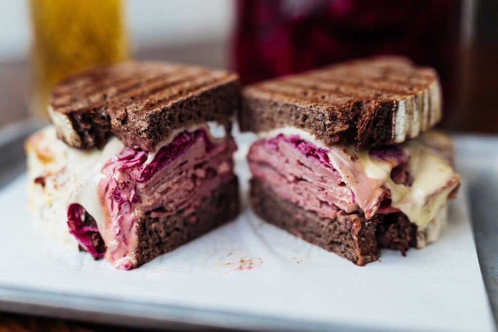 Kracklinjoint's tweet photo. This sandwich tho...😱😍 #reuben #kracklin #marketstreet #newcastle https://t.co/5FmkRmhWXu