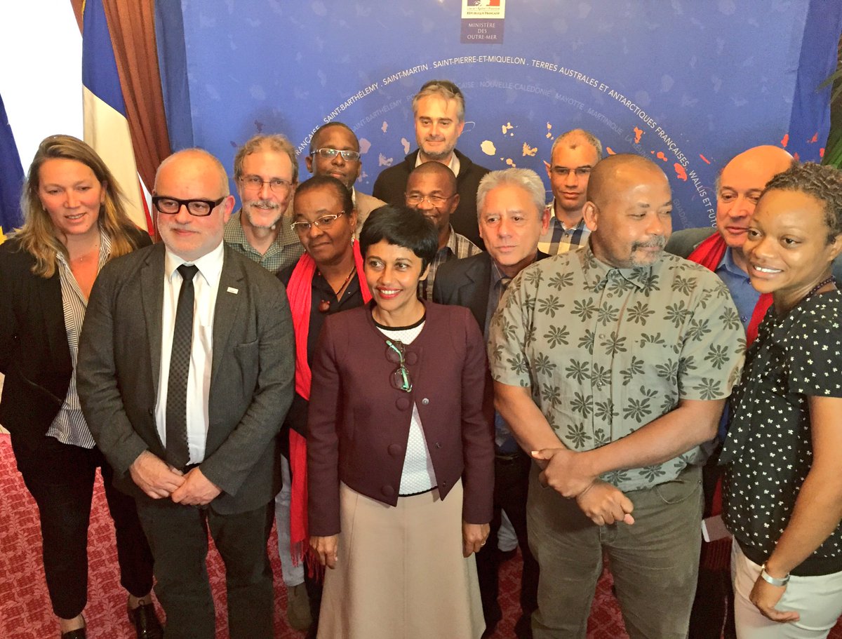 ebareigts's tweet photo. Très heureuse de signer la convention @CEMEAFRANCE, renouvellement d'un partenariat d'avenir #OutreMer #formation #education #jeunesse https://t.co/NSgRTQFpjA