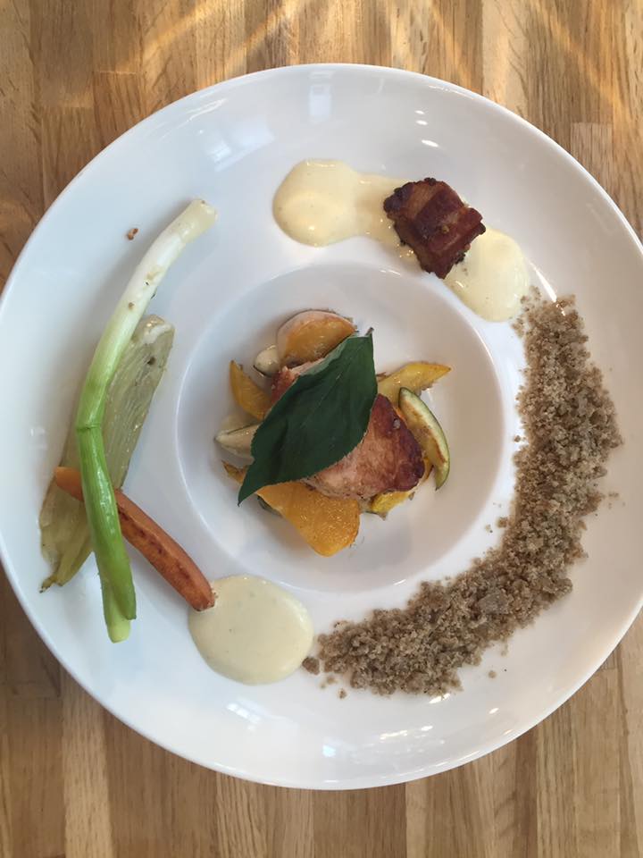 ThePlacetoBio's tweet photo. On termine en beauté avec Le Comptoir du Théâtre de Xavier Hamon, passionné du terroir breton #ThePlaceToBio
https://t.co/lahVjvzFU6 https://t.co/WbvDROkJWy