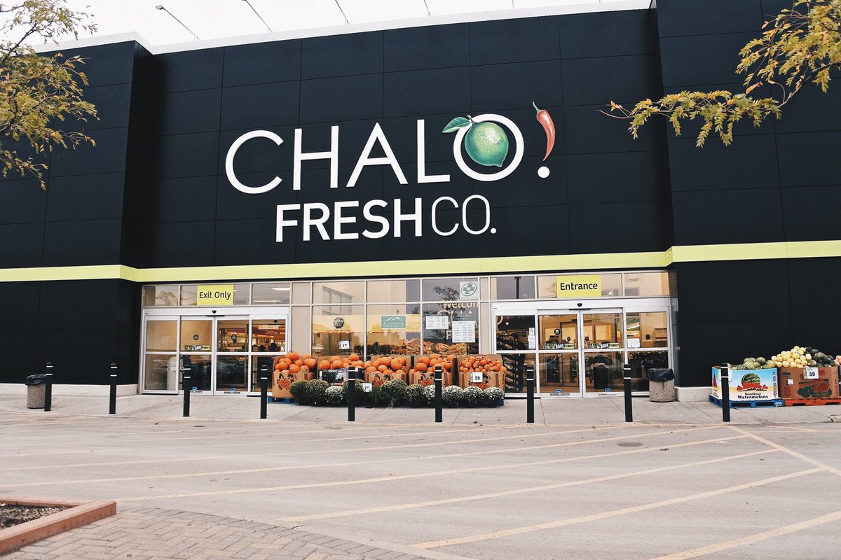 oneworldhalal's tweet photo. Congratulations to #ChaloFreshCo for opening their 2nd location!🎉
You can officially find #OneWorldHalal products at this location!😊 https://t.co/6V1maL4b3S