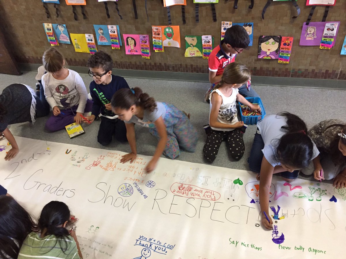 MsKallertEDU's tweet image. 2nd graders making a banner all about RESPECT! #weeworktogether #weekofrespect @MsKolanoDWS @AnnaRudowsky @ZywickiR @WeehawkenTSD
