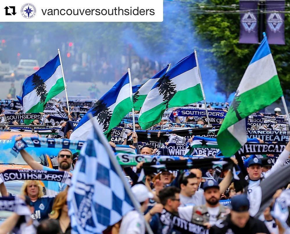cascadianow's tweet photo. A whole lotta doug for #DougFlyinFriday! Are you flyin' the #CascadiaFlag today? #Cascadia… https://t.co/DXeTmi0cWU https://t.co/upsZMbAWaD