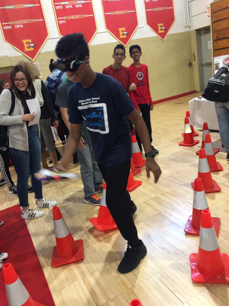 EdisonSADD's tweet photo. Edison students learn the dangers of drunk drivingand how important it is to arrive safe! #IArrivedSafe https://t.co/iF8tdnmyCn