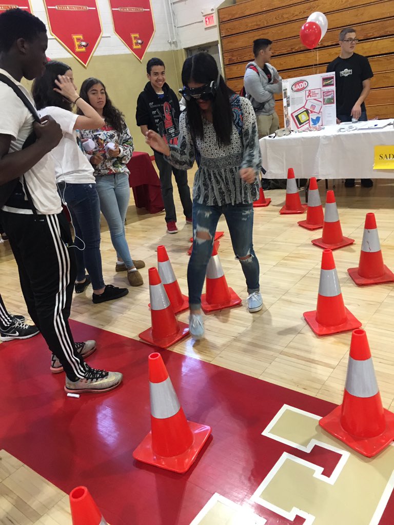 EdisonSADD's tweet photo. Edison students learn the dangers of drunk drivingand how important it is to arrive safe! #IArrivedSafe https://t.co/iF8tdnmyCn