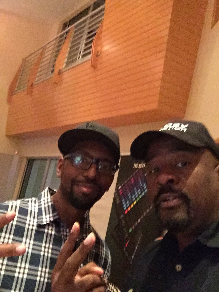 Hanging with the man <a href="/Altruwest/">J. Myracks</a> last night at the #maschinejam preview.