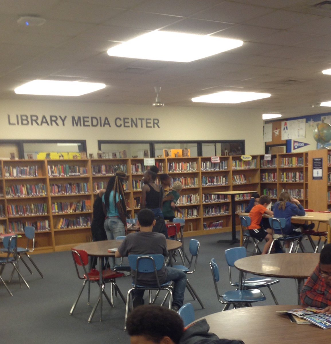 SennettLibrary's tweet photo. Tons of students have been coming in all day to check out books #SennettShines #SennettReads https://t.co/7nFPqFAg92