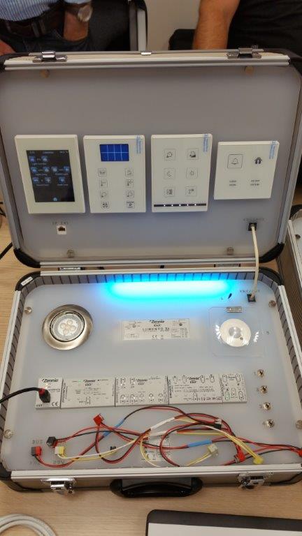 Voyage d'études @FFDomotique en Espagne. Merci à <a href="/Zennio_en/">Zennio</a> pour son accueil et pour la qualité de ses produits #domotique #smarthome