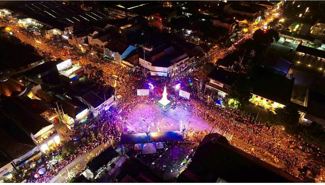 swaragamafm's tweet photo. #JogjaNightCarnival berlangsung seru malam ini. Adakah dari kamu yg td menyaksikannya? (Foto dr berbagai sumber) https://t.co/TO7XtAUxfQ