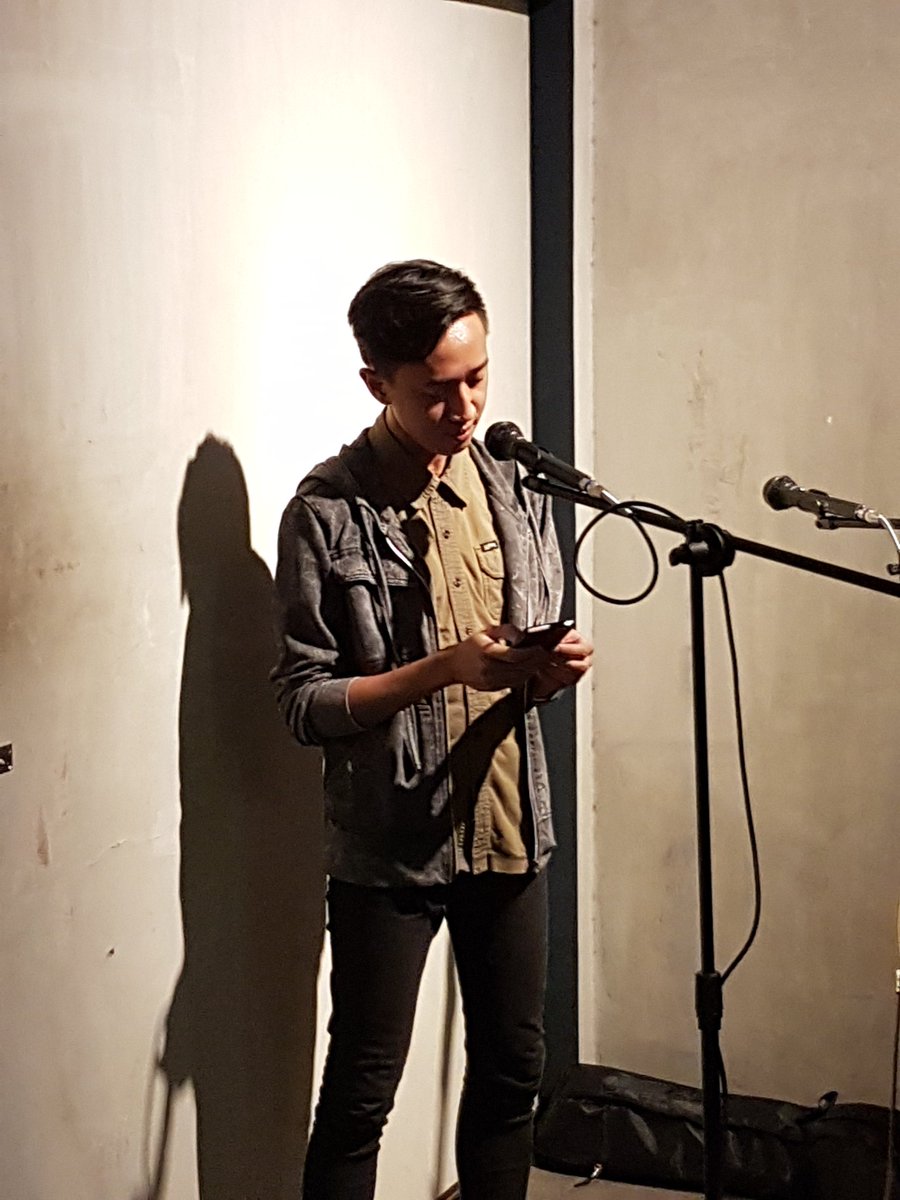 page4ph's tweet photo. It's @icearrojado of @WeAreMythos on the stage right now. #FocusBAGANI https://t.co/RNnGK2CxJw