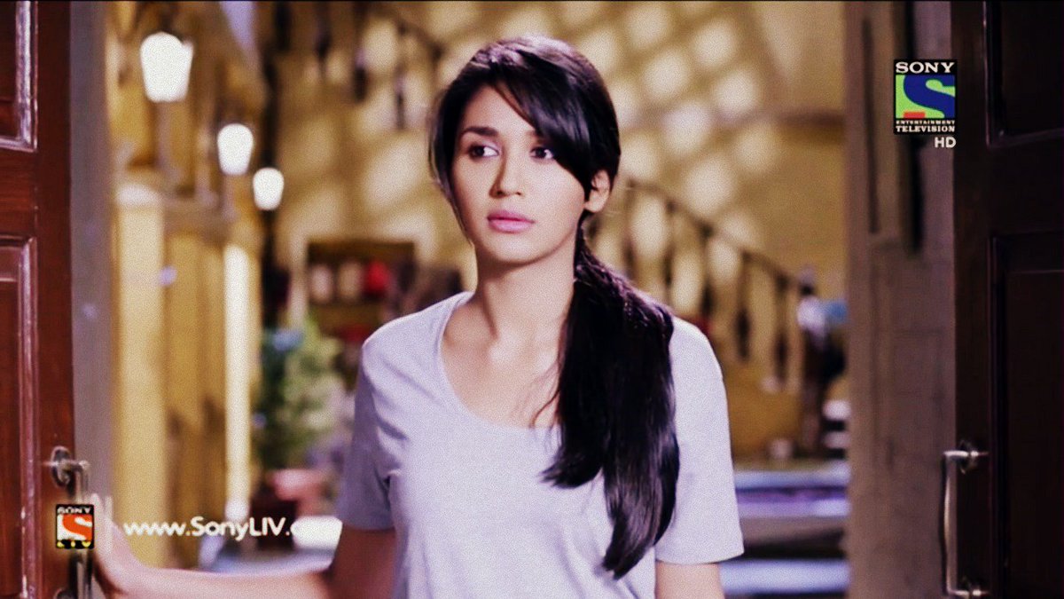 aandwhataboutit's tweet photo. @nikifyinglife No one could've played Suman Tiwari better than you♥
I'll miss our Sumo wrestler :(

#EkDujeKeVaaste https://t.co/21IGG8sa9e