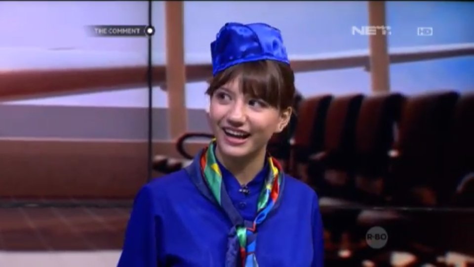 CVCool_'s tweet photo. My lovely Stewardess 😘 #CassieAtTheCommentNetTV @CassandraaLees @cassandrasleee https://t.co/1t261I3Se5