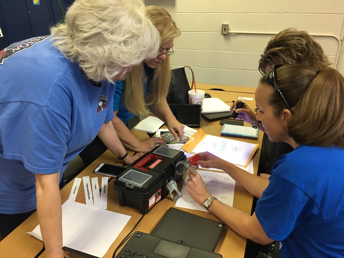 Jb4tech's tweet photo. Locks and clues with a growth mindset #notgivingup #breakoutedu @MSCSTrojans https://t.co/evP5VkonWL