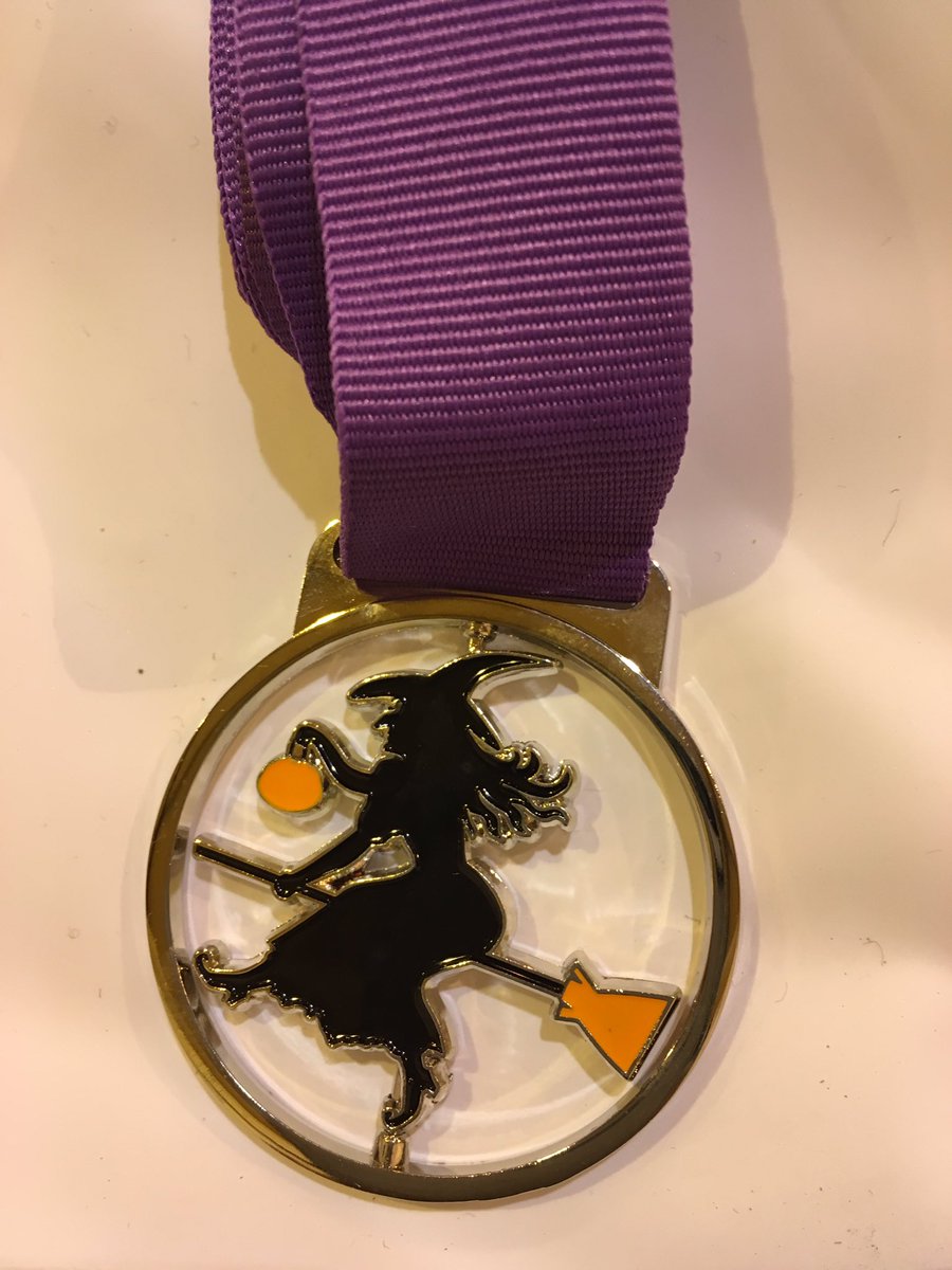 running4bling tweet media