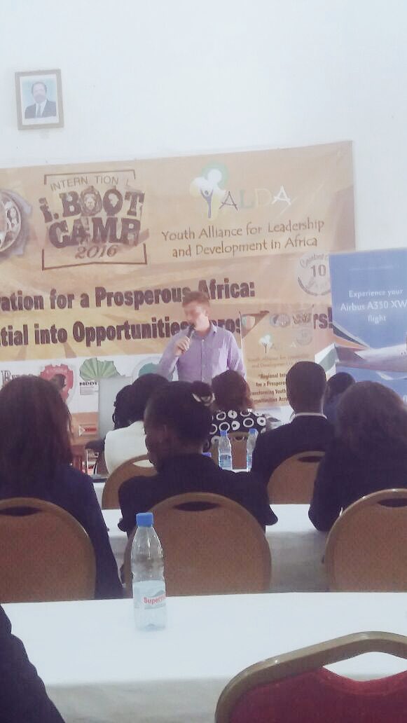 fvzs's tweet photo. FVZS Institute in Cameroon at @YALDAiBootCamp introducing the African Leadership Dev Prog as way for Regional Integration @AfricaMatters15 https://t.co/gCdM784Yjz