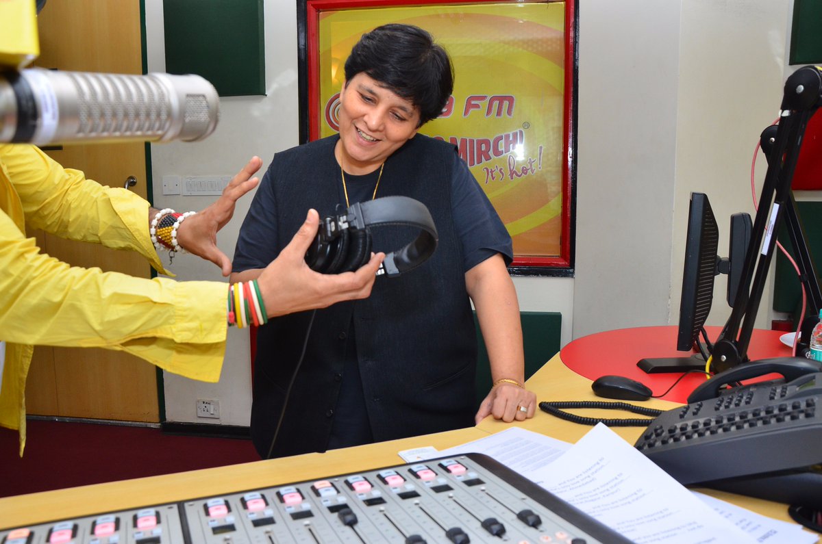 MirchiJeeturaaj's tweet photo. @FalguniPathak12 wyd @Mirchimumbai diz sunday 7pm/10pm #DussehraSpl wyd jeeturaaj https://t.co/ezunSsHD3g