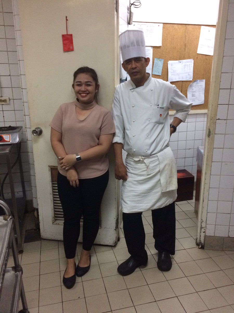 camillediannn's tweet image. Chef Steve!! 😍 #favechef #coldkit