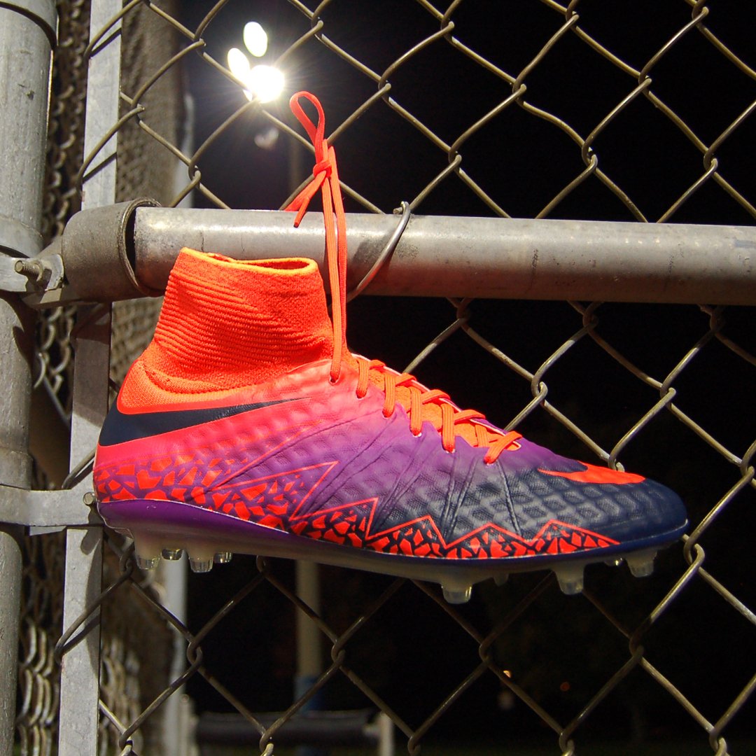 E_S_Maple's tweet photo. Make every lethal strike shine with the Floodlights pack #Hypervenom Phantom
Available now at #In2Sports https://t.co/QRWgGKxwoC