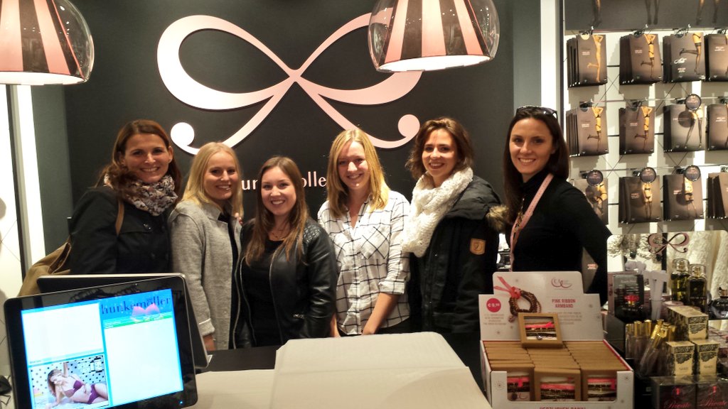 florasimon's tweet photo. MY FIRST #hkm  TRAINING AS BUDDY 😍  #newopening #hkmloveshersheros #ilovemyjob #proudandhappy @P_Mountford @verbmel @HKM_Trainer @S_Boeer https://t.co/ARF5WAMcVG