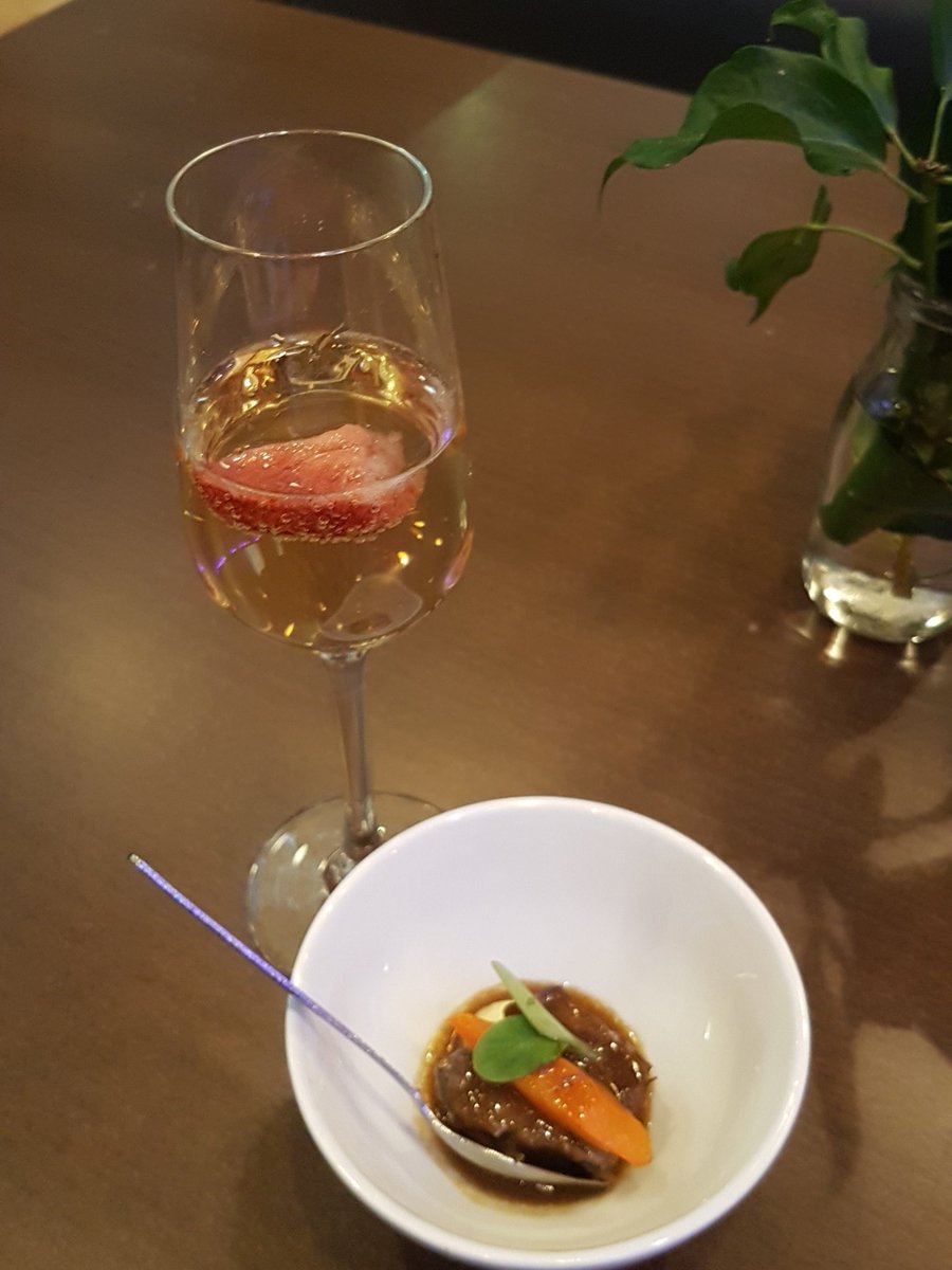 edooris's tweet photo. Checking out the #linenlounge @BelfastMet @TitanicQuarter! #yum and what a gorgeous place! https://t.co/dTagTY9ETe