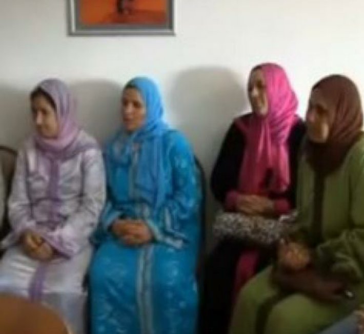 Far770's tweet image. نقاشات للحجز😂😂😂