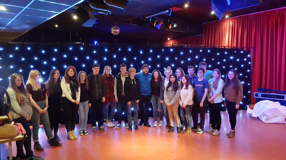 FrauMcLeod's tweet image. Deutscher Rapper Chefket teaches yrs 12 &amp;amp; 13 wie man rappt!vielen Dank! 
 @GI_London1 @CHEFKET