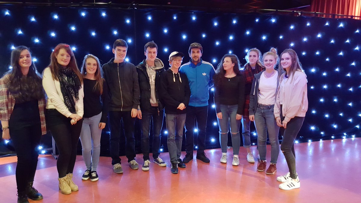 FrauMcLeod's tweet image. Deutscher Rapper Chefket teaches yrs 12 &amp;amp; 13 wie man rappt!vielen Dank! 
 @GI_London1 @CHEFKET