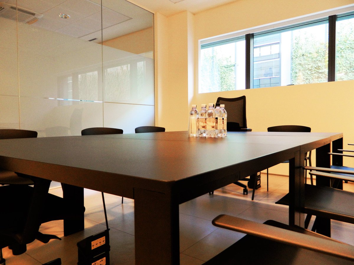 Tutto pronto per ripartire dalla settimana prossima, sempre con noi. #TGIF #ArredaUfficio #MadeInKaiors kaiorssnc.it