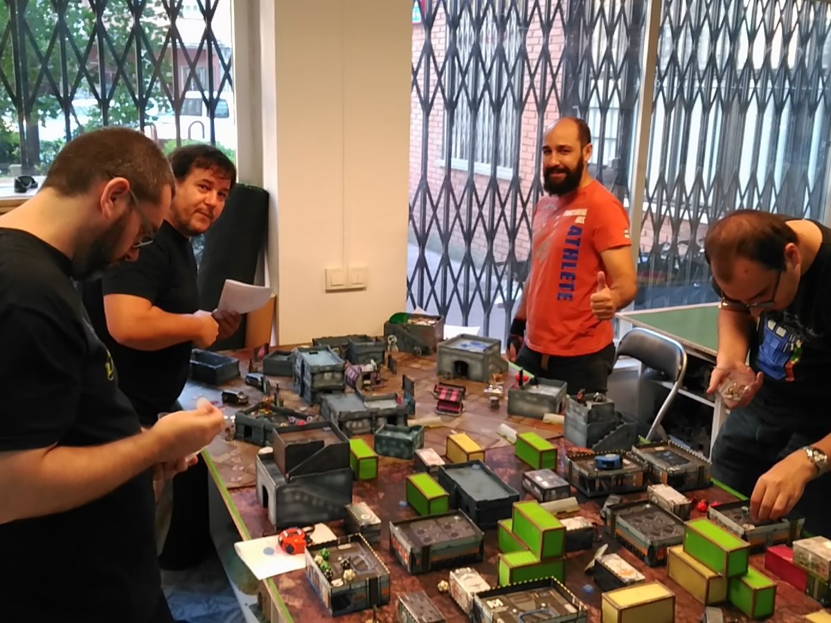 Habemus_Ludum's tweet photo. Hoy mucho Infinity y campaña de LVDVS de @games_kaos https://t.co/P4Fhl4RWIc