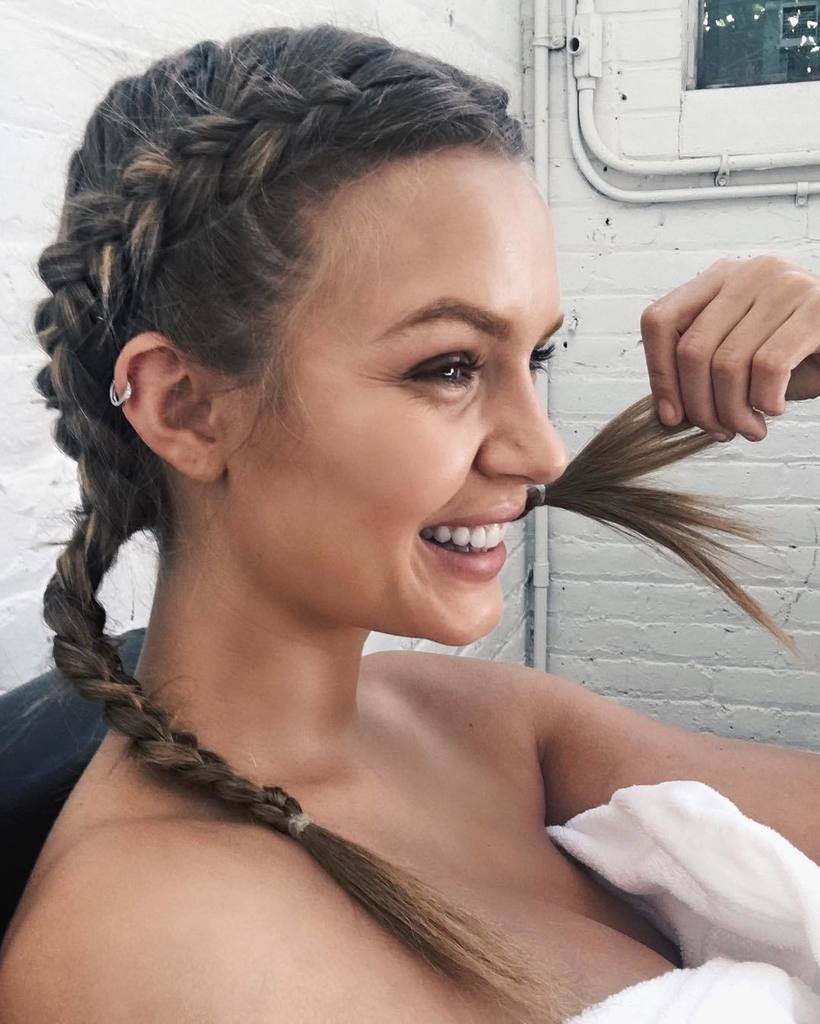 JosephinSkriver's tweet photo. braids 😍😁 thank you @daniellepriano !!! https://t.co/k1cKuU9LQb