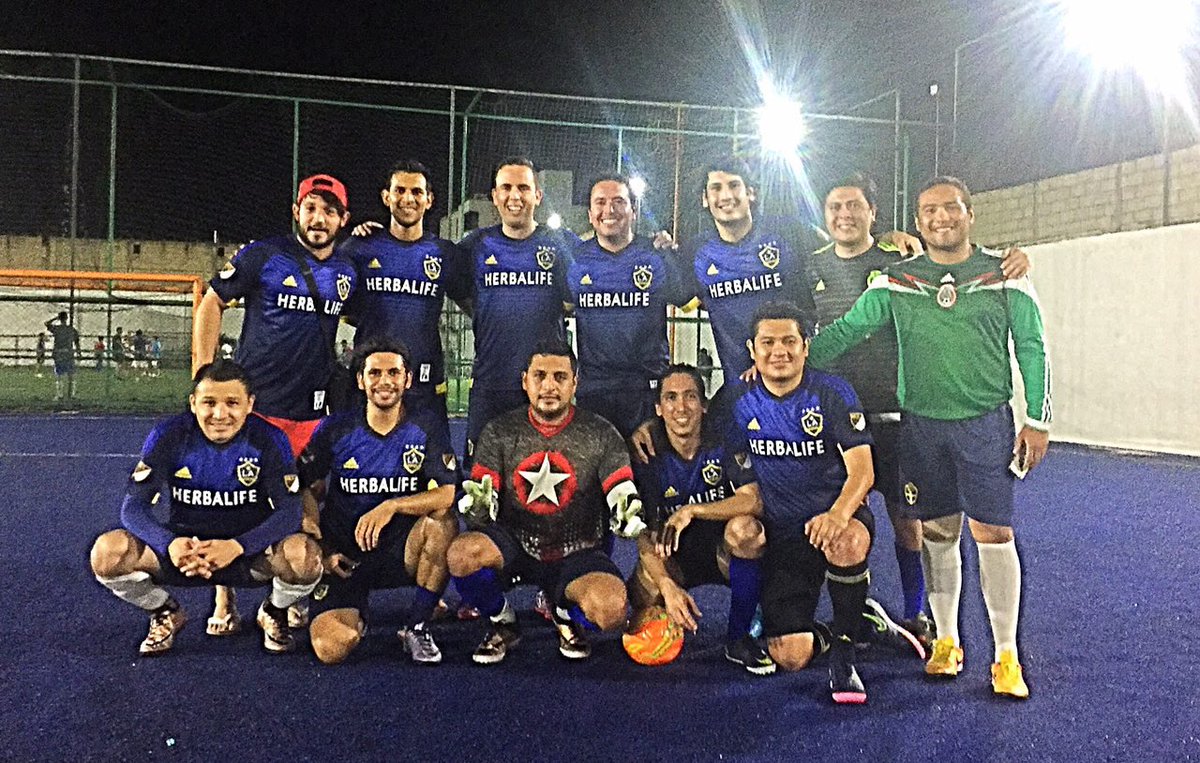 PlayaUnited7's tweet photo. Buenos, invictos y líderes días gente bonita ☺ #PlayU https://t.co/ew8cMvcEo5