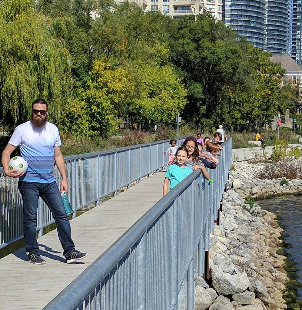 OakLearners's tweet photo. Exploring the lake front at Humber Bay Shores. What a gorgeous day!! #PAdaycamp #OakLearners #mimico #Etobicoke #hu⦠https://t.co/JZZE8yemAz