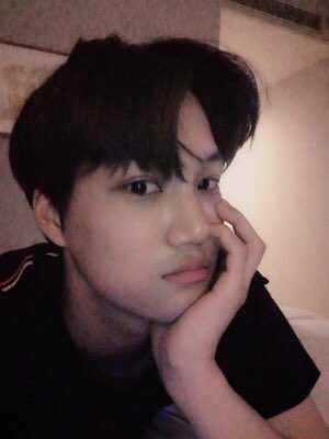 YuYuReyn's tweet photo. next time i'll use candy camera so that we can fit perfectly like a piece of puzzle #EXOLSelcaDay #thisIsSoEmbarassing #imdying https://t.co/aSOalINKXa