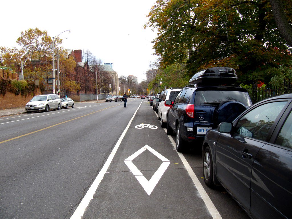 99piorg's tweet photo. The Dutch Reach: Clever Workaround to Keep Cyclists from Getting “Doored” https://t.co/2QmFCCTtjw https://t.co/pVpN6DdRwl