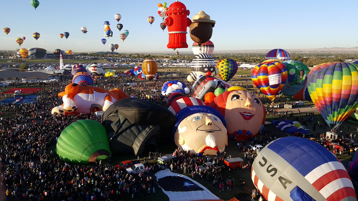 Exclusive Ballooning on Twitter: &quot;Special Shapes Rodeo @balloonfiesta this  morning &amp; our Gnome, Penguins &amp; Lion were flying through skies!  #Albuquerque @krqe @ABQ_News… https://t.co/nBCWHGkYsd&quot;